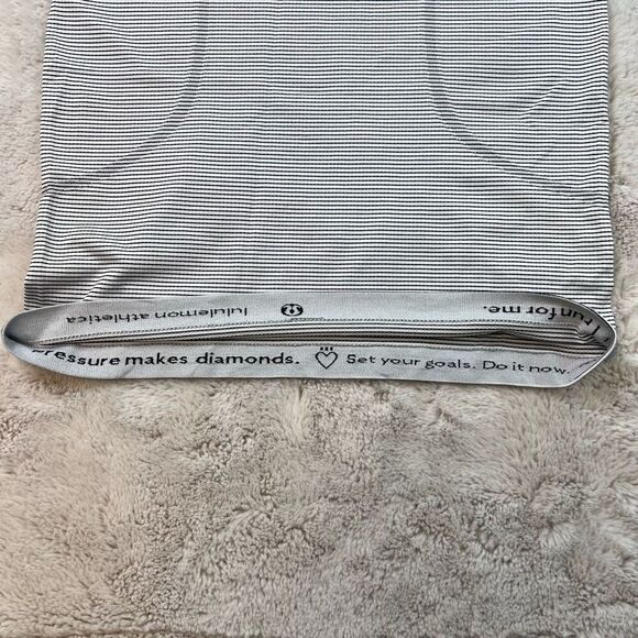 Lululemon Striped Swiftly Tech White Top TShirt Size 8 Running Sports Stretch - Picture 4 of 9